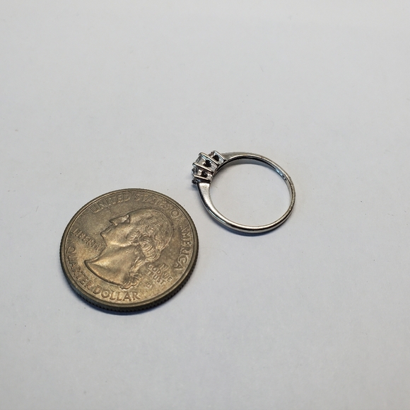 14k White Gold Three Stone Square Princess Diamond Heart Cutout Ring - Picture 8 of 11